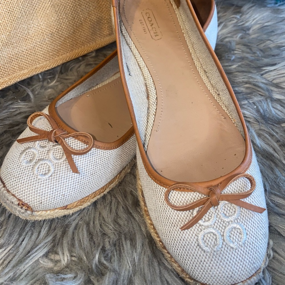 Like New - COACH Size 10 - Summer Flats